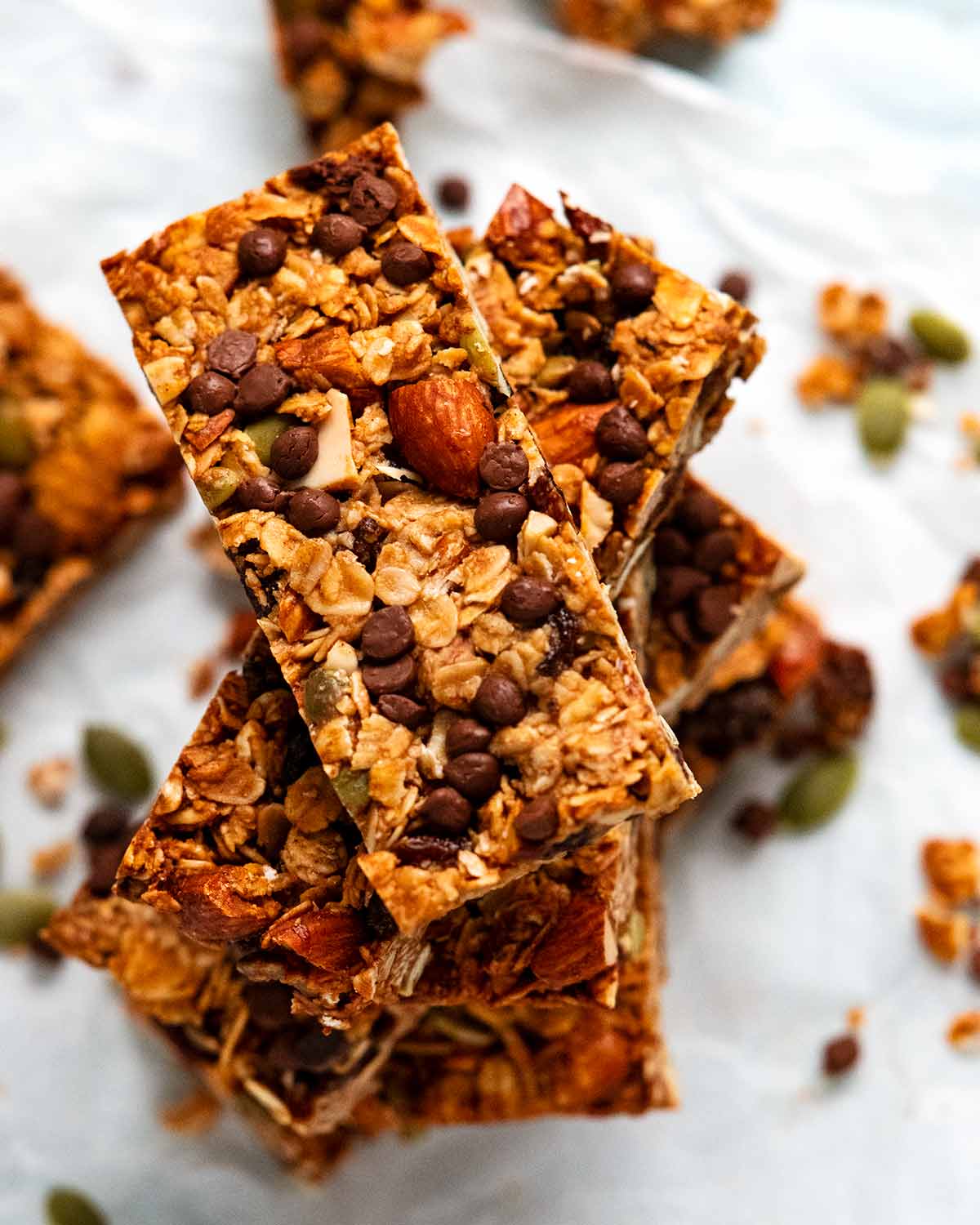 Crunchy muesli bars (granola bars)